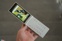 Điện thoại nắp gập Nhật 2 màn hình, giá 4 triệu tại VN