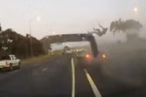 Cận cảnh tai nạn khi không thắt dây an toàn