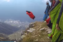 Những pha bay lượn đáng kinh ngạc từ độ cao 2525m