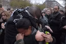 Hành động của chàng trai Hồi giáo làm cả thế giới suy nghĩ