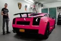 Kỳ lạ ô tô tự đổi màu trong chớp mắt