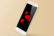 Smartphone camera selfie 13 MP, pin 5.000 mAh, giá tốt