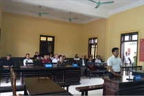 Đánh vợ ở chốn đông người, chồng vũ phu nhận kết đắng