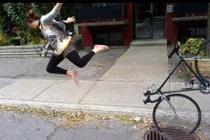 Ngã kiểu này thì đúng là "đau hơn hoạn"