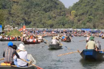 Những “máy chém” tại lễ hội chùa Hương