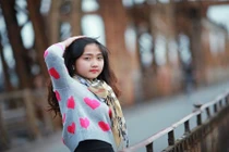 Thiếu nữ 10X cực xinh mơ màng trong mùa đông Hà Nội