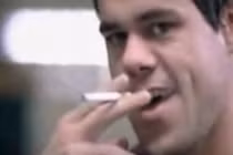 Hút thuốc trước mặt gái xinh và cái kết nhớ đời