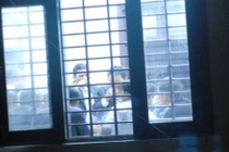 Cán bộ xã nhậu nhẹt linh đình khi dân chạy lũ