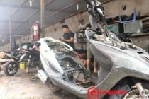 Những xe nát bươm chờ "mông má" tại chợ đồ cũ HN