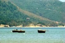 Du lịch 30/4: Tour giá rẻ hút khách