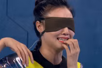 Sao Việt than khóc động trời vì chạm phải rắn