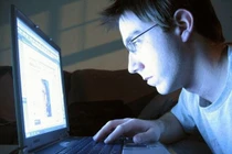 Mẹo chỉnh độ sáng máy tính tự động theo giờ trong ngày