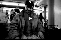 Mê mẩn giọng hát vàng của người đàn ông vô gia cư