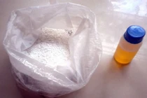 Rùng mình hóa chất tạo mùi thơm cho gạo bán đầy chợ