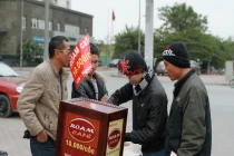 Cà phê dạo 10.000 đồng tấn công Hà Nội