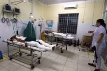 Thách nhau tẩm xăng, 5 thanh niên bị bỏng nặng