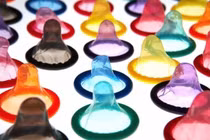 Rùng rợn hiểm họa thật từ bao cao su giả