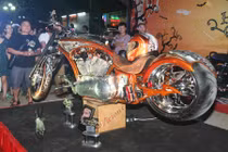 Chopper siêu dị của dân chơi Hà Nội trong đêm Halloween