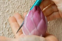 Cách tỉa hoa sen từ hành tây tím đẹp không cưỡng nổi