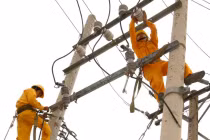 Tại sao EVN luôn được quyền tăng giá điện?