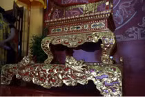 Chiêm ngưỡng đồ vật xa hoa của Thái hoàng Thái hậu triều Nguyễn