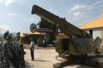 Sư đoàn 375 huấn luyện quân dự bị sử dụng tên lửa S-75M3