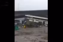 Ngôi nhà 2 tầng bị thổi bay trong siêu bão Soudelor