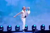 Thành Long phải thán phục màn biểu diễn võ thuật này