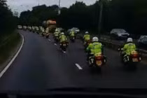 Bao nhiêu môtô cảnh sát khủng hộ tống Tour de France?