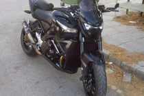 Xem Suzuki B-King đá số ngoạn mục trên không