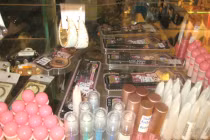 Đoán lý do tiếp viên Vietnam Airlines thích “chôm” hàng Nhật