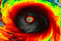 Hình ảnh rùng rợn về siêu bão Soudelor mạnh nhất 2015