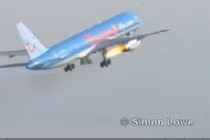 Va chạm với chim, máy bay bốc cháy