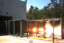 Video: Súng điện từ bắn xuyên thép như chọc thủng giấy