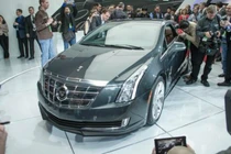 “Mổ xẻ” siêu xe Cadillac chạy điện