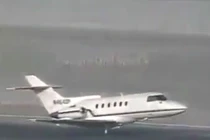 Màn hạ cánh máy bay khẩn cấp như trong phim hành động