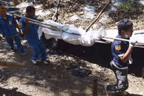 Rùng mình cảnh khai quật mộ tập thể người tị nạn Thái Lan