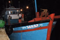 Tàu cá Lý Sơn lại bị Trung Quốc đập phá cướp tài sản
