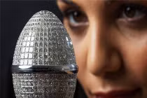 Trứng phục sinh lấp lánh đắt gấp 30 lần siêu xe