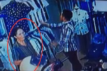 Lật tẩy chiêu mang nón lá đi trộm đồ của cụ bà U60