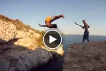 Khoảnh khắc phi thường đến khó tin của con người