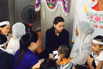 Hồ Ngọc Hà dự đám tang nạn nhân xe Audi tông