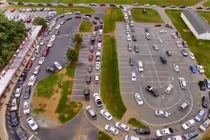 Cách người Mỹ xếp hàng khi chở con tới trường