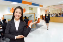 Ngành ngân hàng tuyển nhân viên như tuyển... hoa hậu