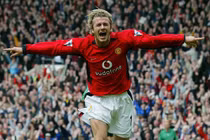 7 bàn thắng đẹp nhất của Beckham trong màu áo Man United
