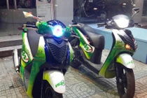 Cặp đôi Honda SH “trà xanh” bảnh bao giữa Sài Gòn