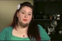 Người phụ nữ kỳ lạ mọc râu quai nón như đàn ông