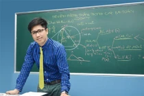 Thầy giáo chế nhạc động viên học sinh đầy cảm động