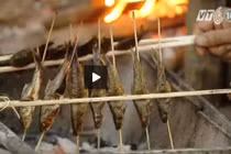 Học chế biến cá suối ngon theo cách của người Tày