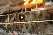 Học chế biến cá suối ngon theo cách của người Tày